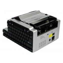 Gerät in Ruheposition, Blick auf Anschlüsse und Bedienfeld